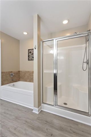 424 Rose Garden Ln, Chesapeake, VA 23320