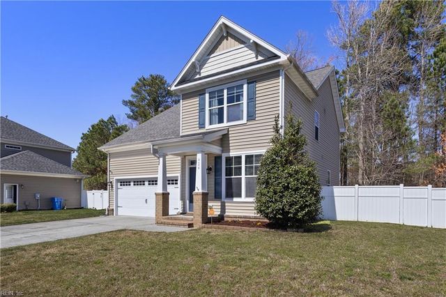 424 Rose Garden Ln, Chesapeake, VA 23320