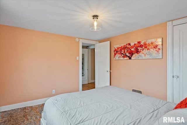 2021 CARDINAL Drive, Springfield, IL 62704