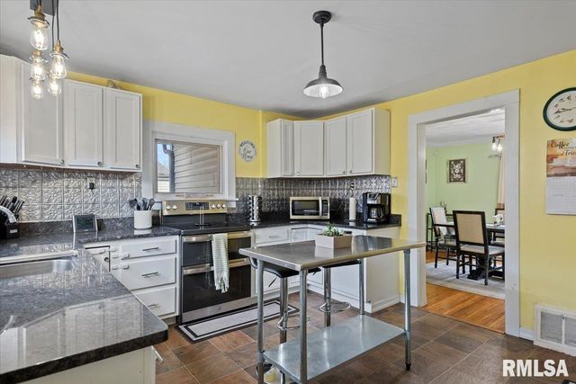 2021 CARDINAL Drive, Springfield, IL 62704