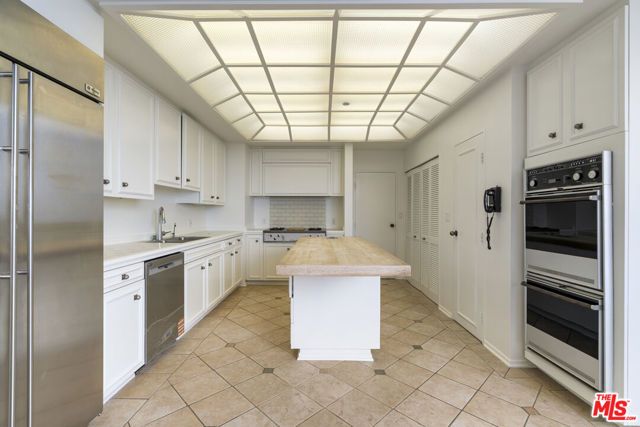 10430 Wilshire Boulevard 1605, Los Angeles, CA 90024
