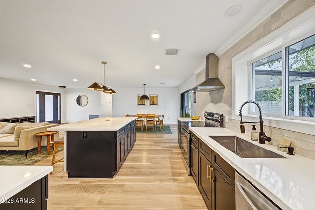501 W DIANA Avenue, Phoenix, AZ 85021
