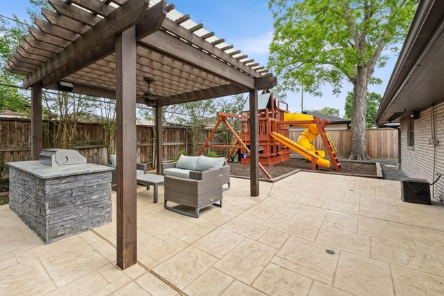 5438 Dumfries Drive, Houston, TX 77096