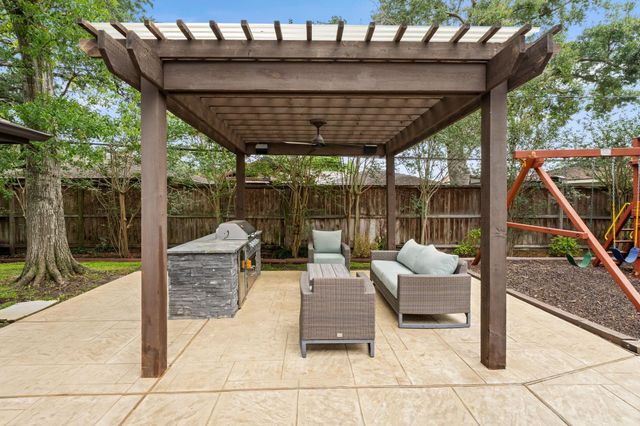 5438 Dumfries Drive, Houston, TX 77096