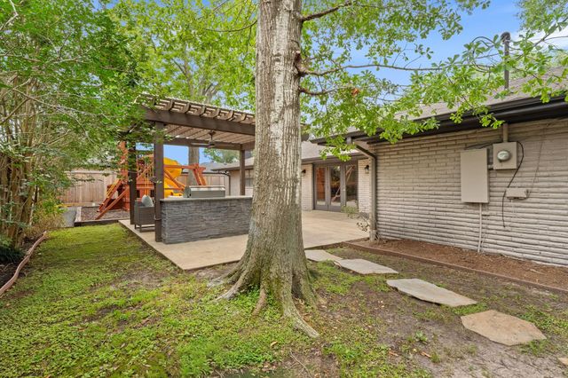 5438 Dumfries Drive, Houston, TX 77096