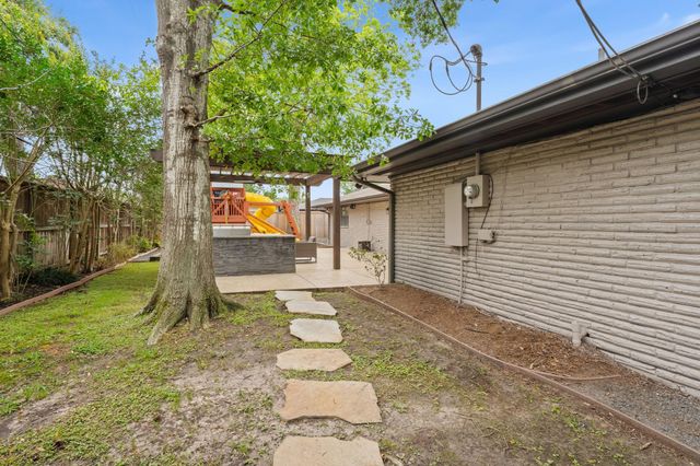 5438 Dumfries Drive, Houston, TX 77096