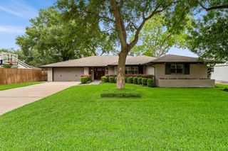 5438 Dumfries Drive, Houston, TX 77096