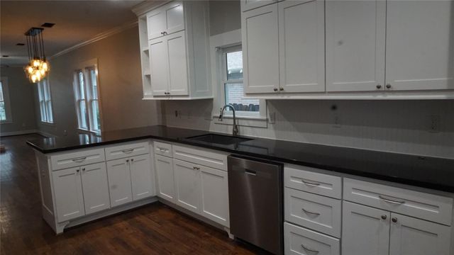 825 Algregg Street, Houston, TX 77008