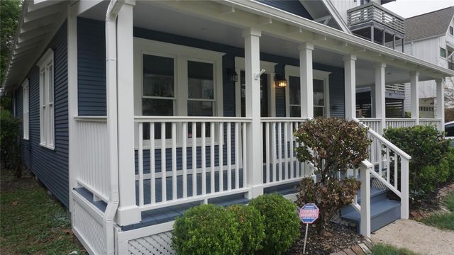 825 Algregg Street, Houston, TX 77008