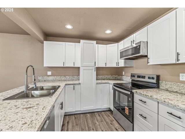 134 NIBLETT Way, Longview, WA 98632