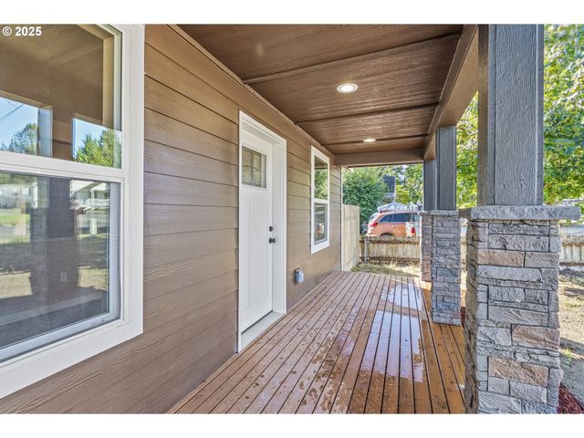 134 NIBLETT Way, Longview, WA 98632