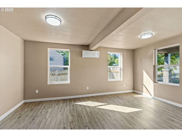 134 NIBLETT Way, Longview, WA 98632