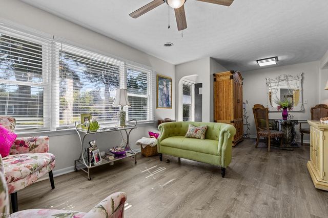 127 Beechwood DR, Suffolk, VA 23434