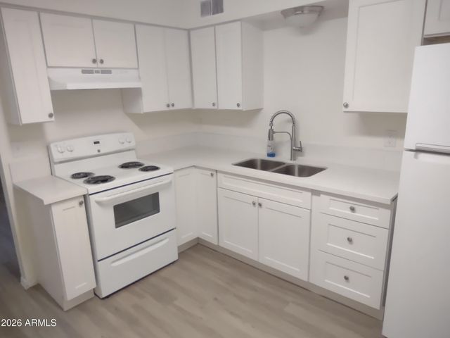 4621 E CABALLERO Street Apt 3, Mesa, AZ 85205