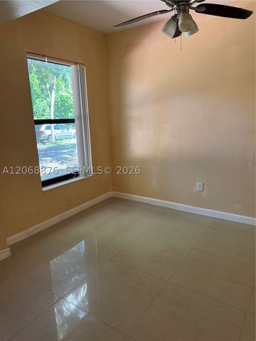 695 NE 151st St 3, Miami, FL 33162
