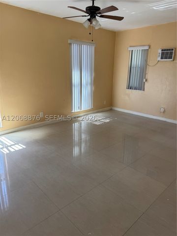 695 NE 151st St 3, Miami, FL 33162