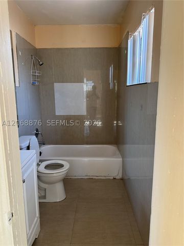 695 NE 151st St 3, Miami, FL 33162