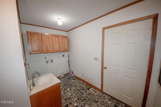 414 Caleb Avenue, Elizabethton, TN 37643