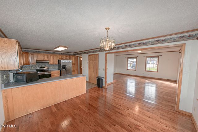 414 Caleb Avenue, Elizabethton, TN 37643