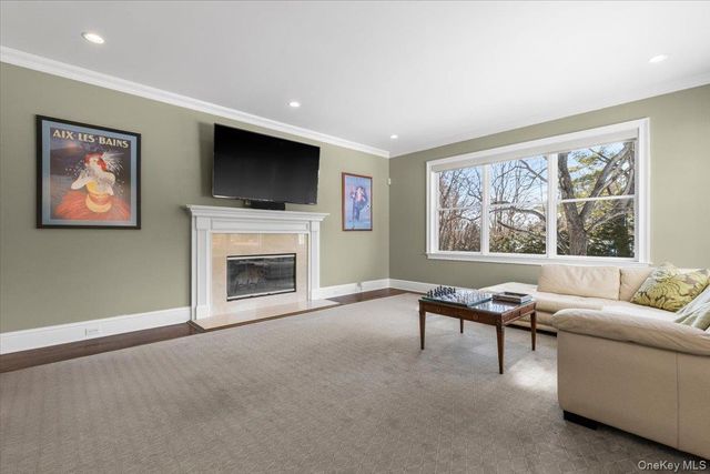 12 OLD LYME Road, Scarsdale, NY 10583