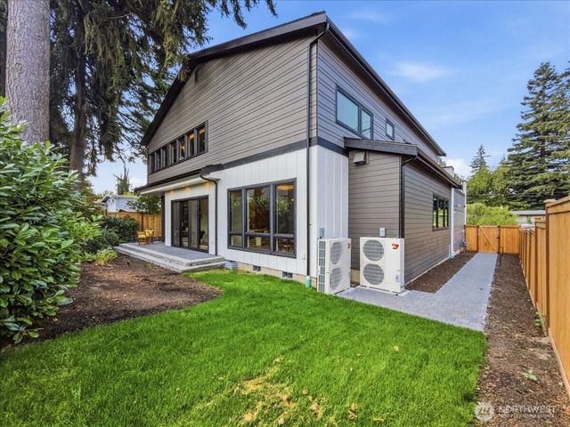 1212 143rd Avenue SE, Bellevue, WA 98007