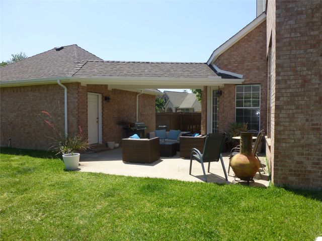 2508 Sir Percival Lane, Lewisville, TX 75056