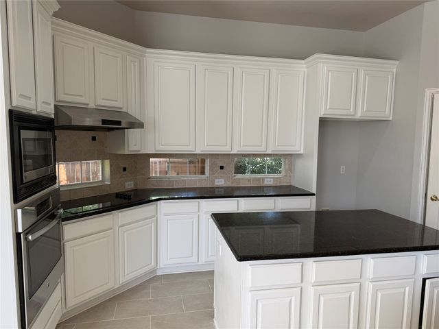 2508 Sir Percival Lane, Lewisville, TX 75056
