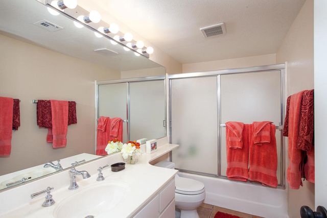 500 S Farrell Drive M81, Palm Springs, CA 92264