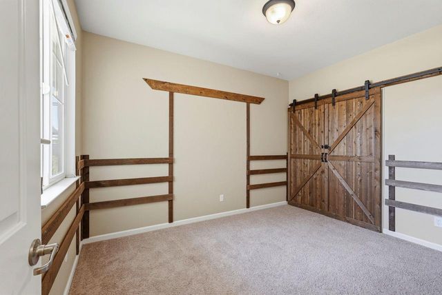 933 Abbotsford Ct, Plumas Lake, CA 95961
