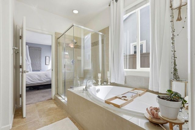 933 Abbotsford Ct, Plumas Lake, CA 95961