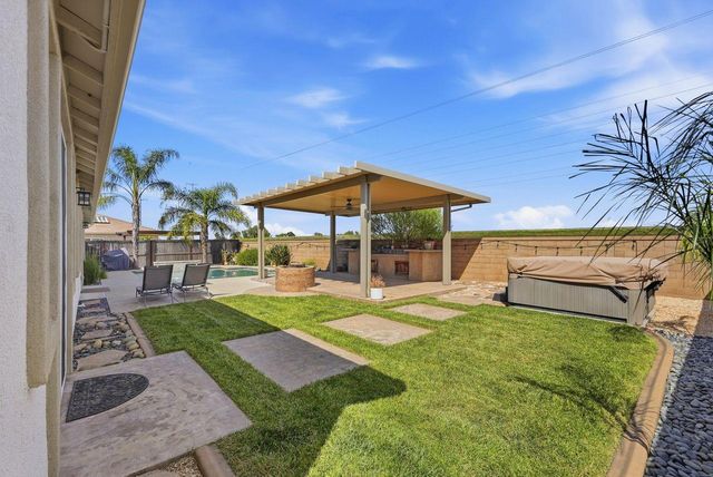 933 Abbotsford Ct, Plumas Lake, CA 95961