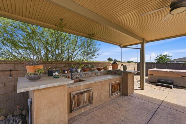 933 Abbotsford Ct, Plumas Lake, CA 95961