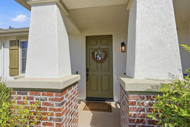 933 Abbotsford Ct, Plumas Lake, CA 95961