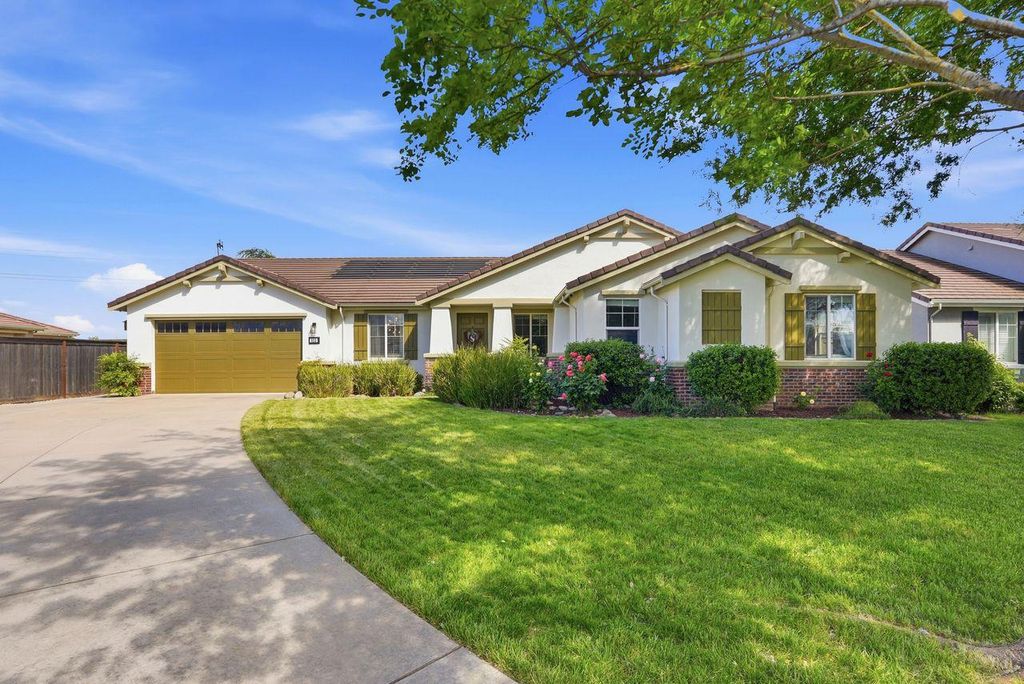 933 Abbotsford Ct, Plumas Lake, CA 95961