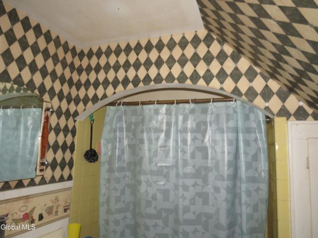 17 Wells Street, Johnstown, NY 12095