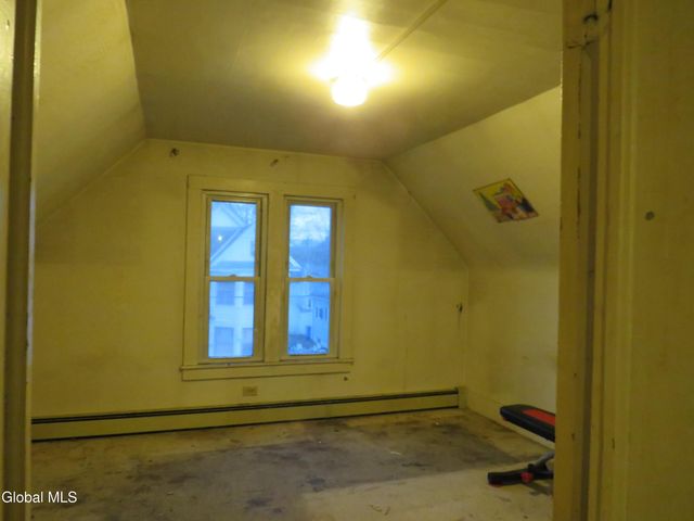 17 Wells Street, Johnstown, NY 12095