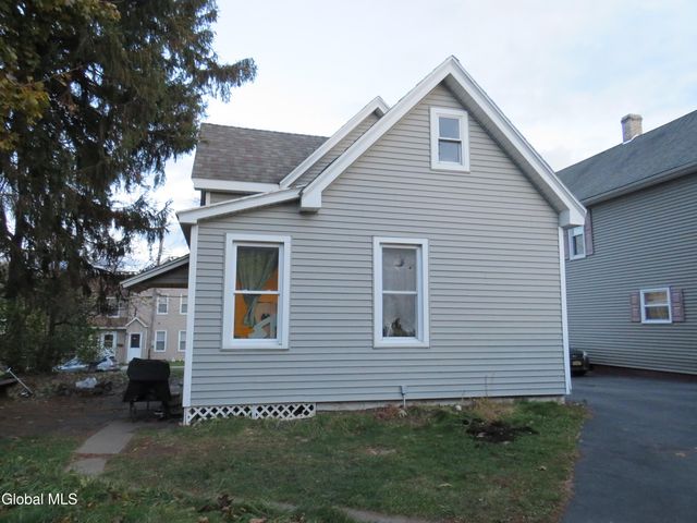 17 Wells Street, Johnstown, NY 12095
