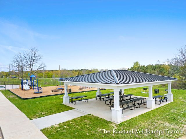 6925 Vinewood Avenue NE, Belmont, MI 49306