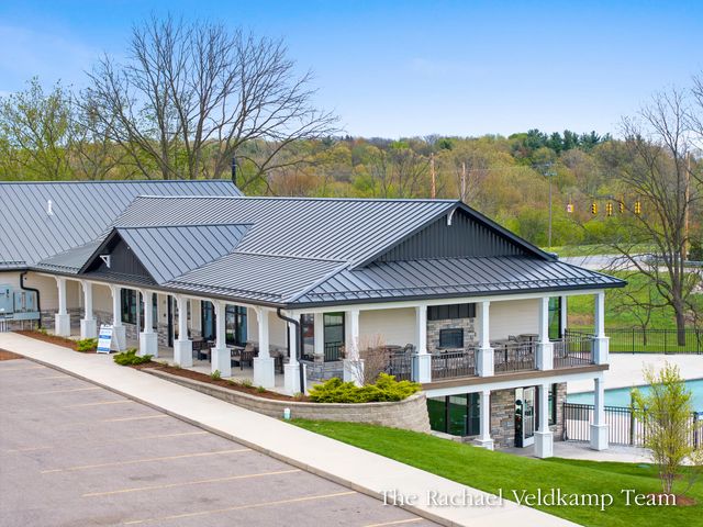 6925 Vinewood Avenue NE, Belmont, MI 49306