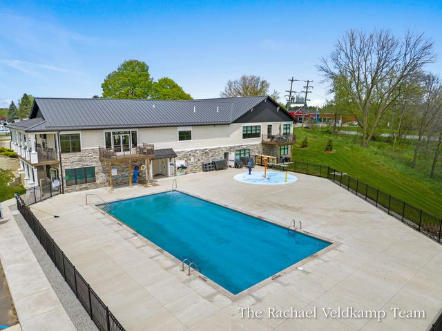 6925 Vinewood Avenue NE, Belmont, MI 49306
