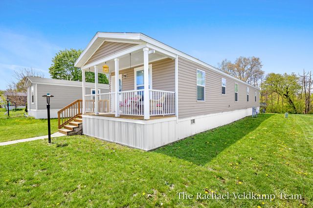 6925 Vinewood Avenue NE, Belmont, MI 49306