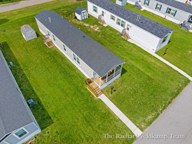 6925 Vinewood Avenue NE, Belmont, MI 49306