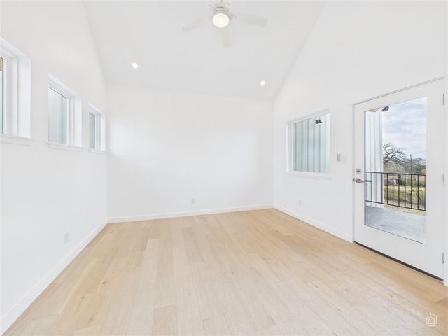 5912 Harold CT 104, Austin, TX 78721