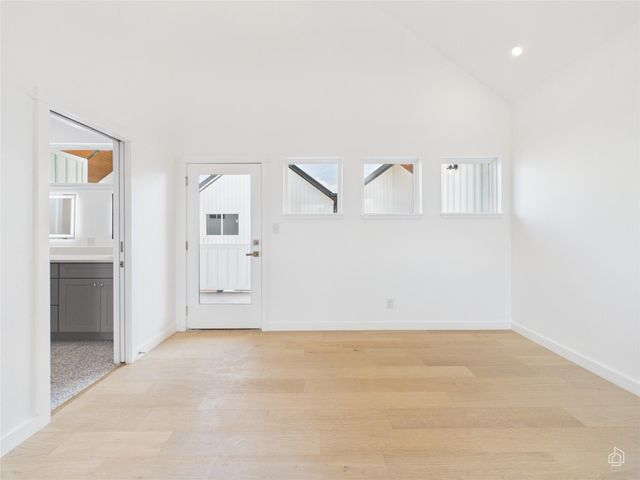 5912 Harold CT 104, Austin, TX 78721