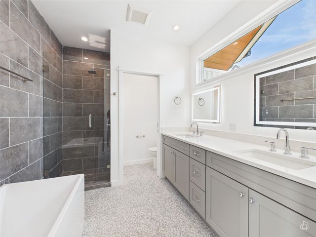 5912 Harold CT 104, Austin, TX 78721