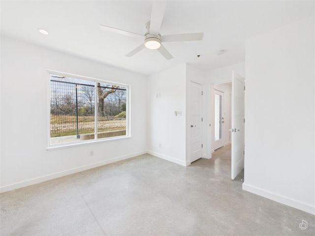 5912 Harold CT 104, Austin, TX 78721