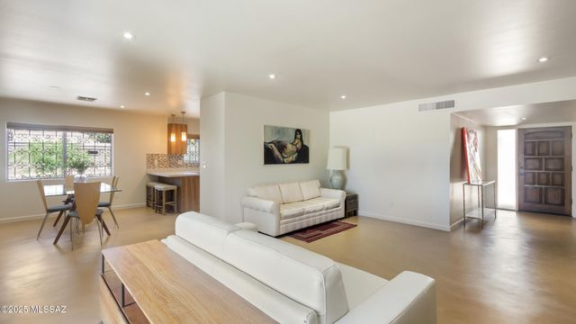 2791 W Casas Circle, Tucson, AZ 85742