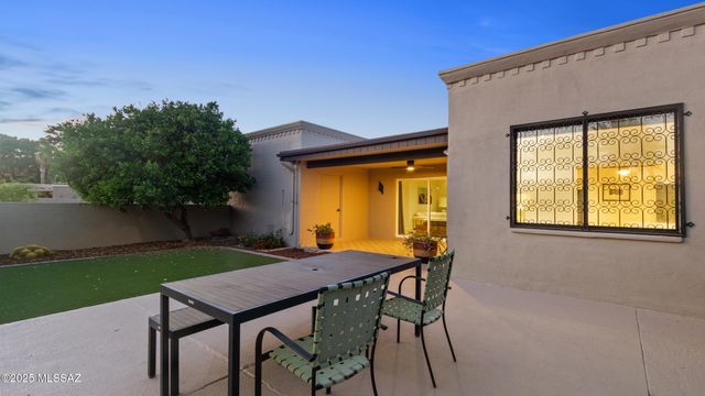 2791 W Casas Circle, Tucson, AZ 85742