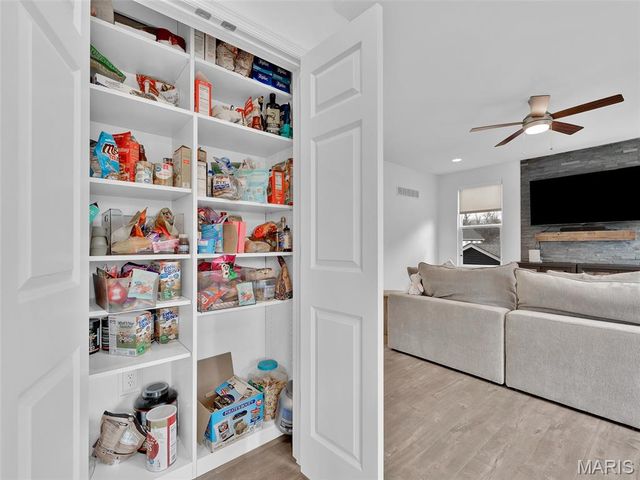 1018 Konert Lake Drive, Fenton, MO 63026