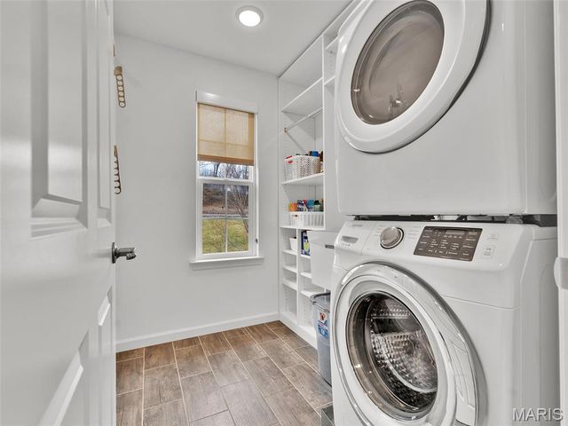 1018 Konert Lake Drive, Fenton, MO 63026